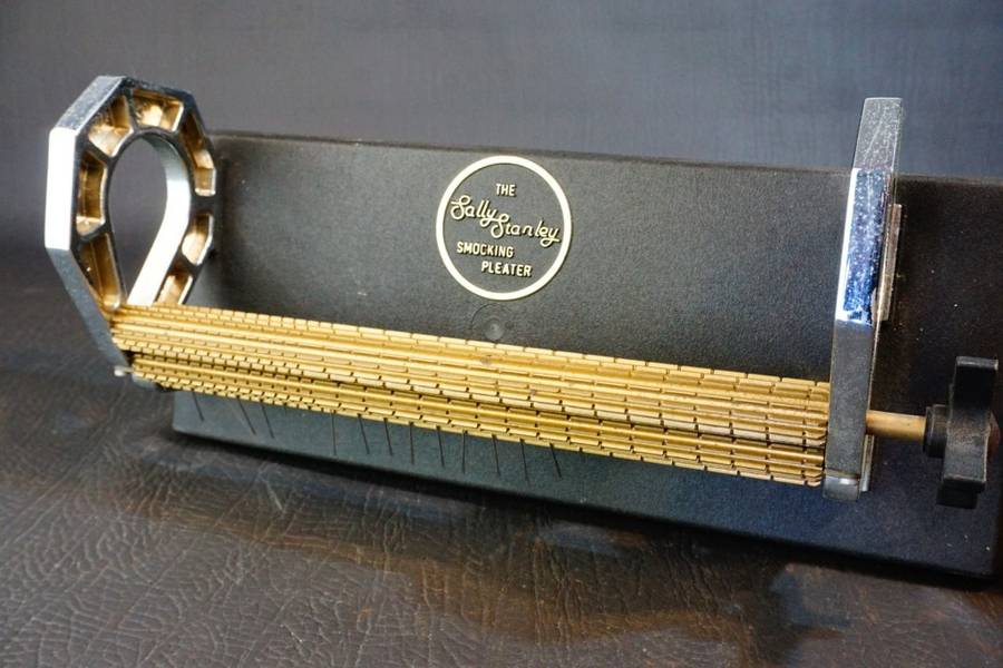 Sally Stanley Smocking Pleater **Great Condition**