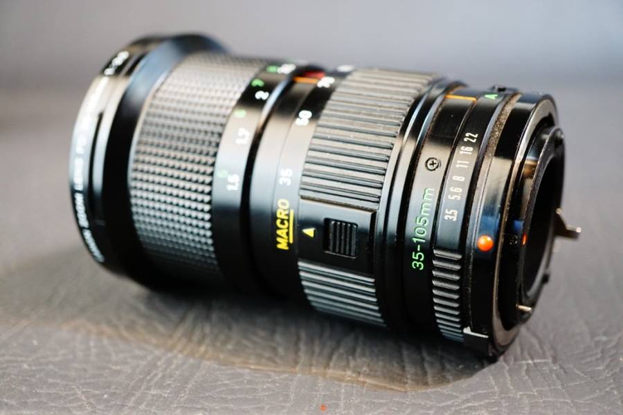 Canon nFD 35-105mm F3.5 Zoom Lens in Canon FD Mount   **Excellent Condition**