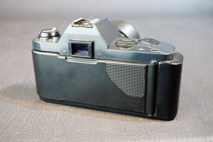 Canon T50 35mm SLR Camera with Vivitar 35-70mm F3.5 Lens   **Great Condition**
