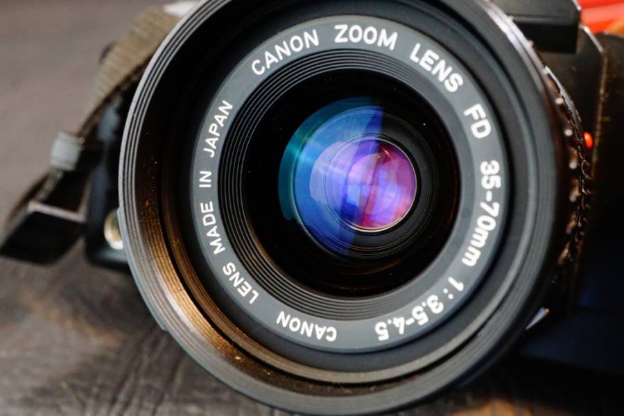 Canon T70 35mm SLR Camera with Canon FD 35-70mm F3.5-4.5 Lens   **Great Condition**
