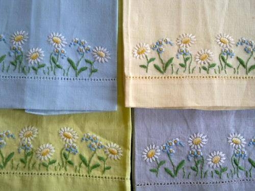 Vintage fingertip towels - matching set of four