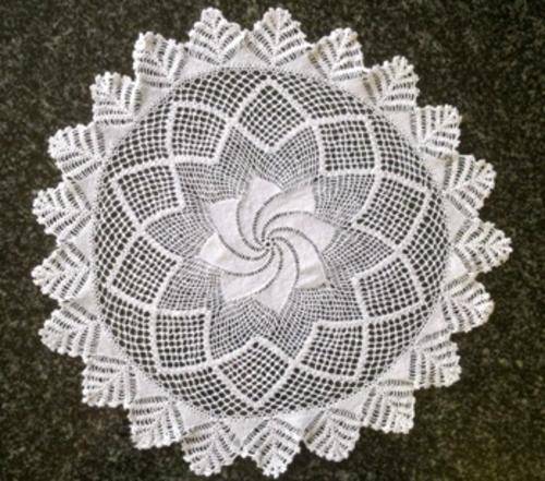 Fine delicate antique white crochet doilie with pinwheel centre 32cm