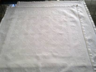 Lovely pair of large vintage Damask dinner serviettes