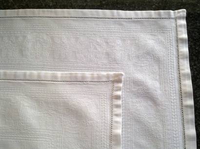 Lovely pair of large vintage Damask dinner serviettes