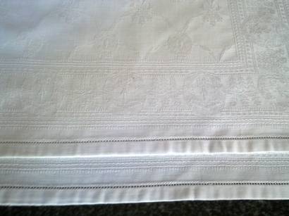 Lovely pair of large vintage Damask dinner serviettes