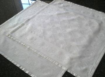 Lovely pair of large vintage Damask dinner serviettes