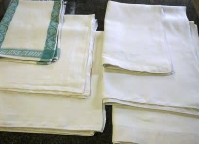 Six vintage kitchen and hand towels