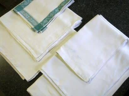 Six vintage kitchen and hand towels