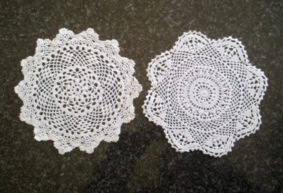 Two vintage white cotton crochet doilies 18cm