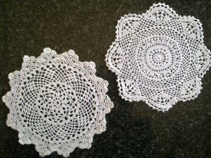 Two vintage white cotton crochet doilies 18cm