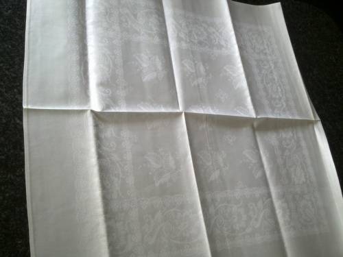 Six perfect Irish linen large dinner serviettes 55cm square never used!