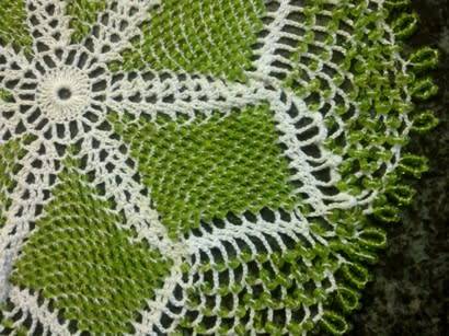 Lovely vintage crochet glass beaded doilie 17cm