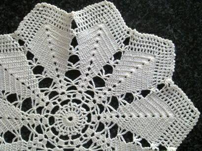 Cream cotton crochet doilie 31cm