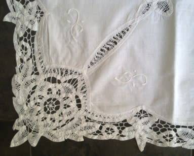 Lovely antique white linen and tape lace tablecloth - 1.27m square