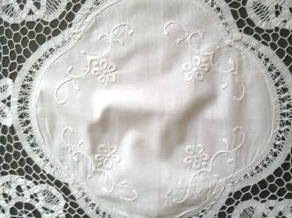 Lovely antique white linen and tape lace tablecloth - 1.27m square