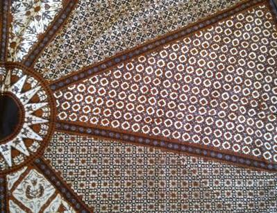 Striking large round cotton batik style tablecloth - 1.95m