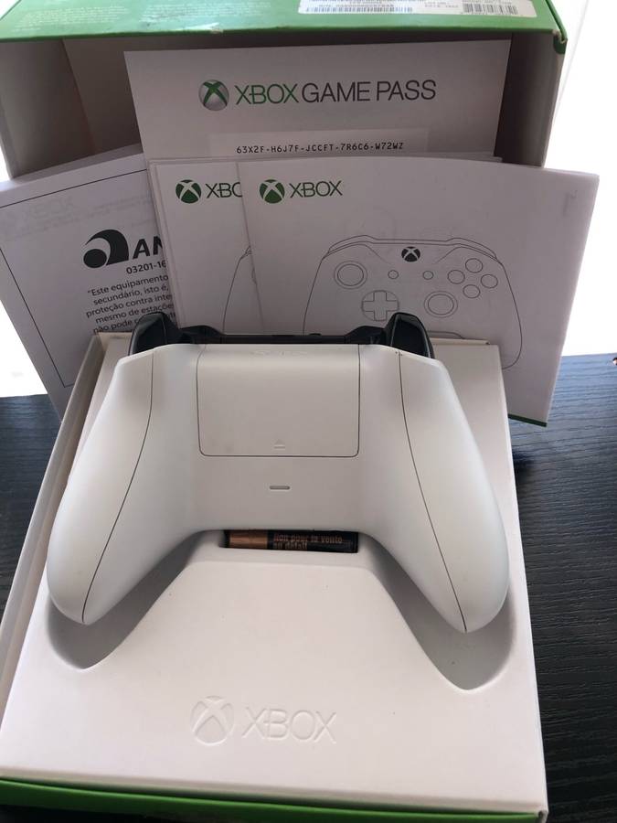 Original Wireless Xbox Series Controller - Robot White