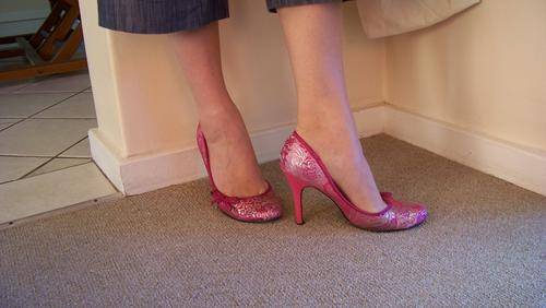 GORGEOUS Pink glitzy Shoe with bow
