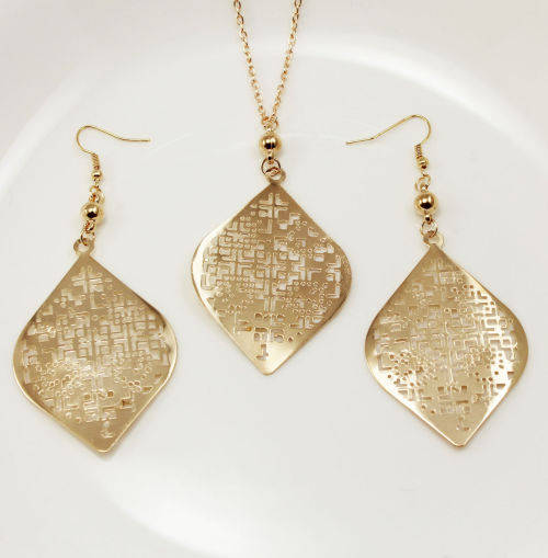 Leave Themed Pendant Necklace Chain Earrings Jewelry Set