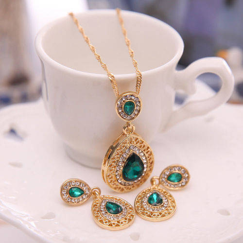 Elegant Gold Teardrop Rhinestone Earrings and Necklace Set