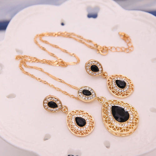 Elegant Gold Teardrop Rhinestone Earrings and Necklace Set