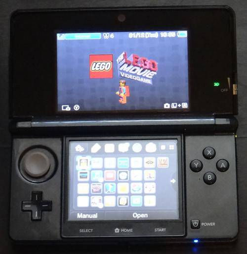 Nintendo 3DS Boxed, with 2 games