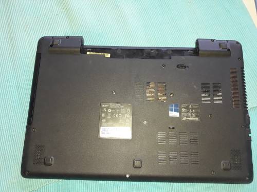 Acer Travelmate P256 Intel Core i5 1.7 GHz - Intel HD Graphics 4400 Laptop - please read first!