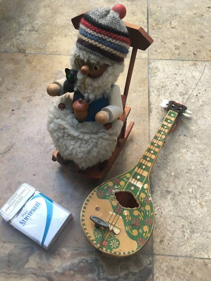 STEINBACH "Grandpa" Smoker & Musical S755 GERMAN Wooden Nutcracker S755 and banjo