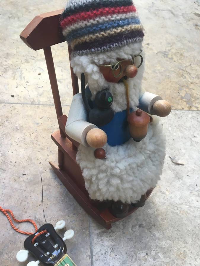 STEINBACH "Grandpa" Smoker & Musical S755 GERMAN Wooden Nutcracker S755 and banjo
