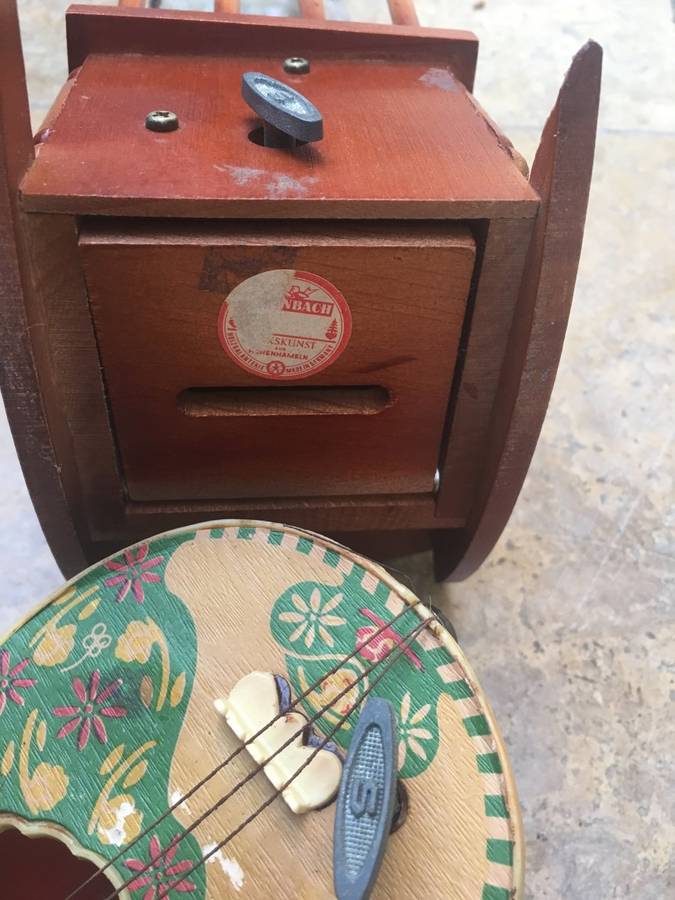 STEINBACH "Grandpa" Smoker & Musical S755 GERMAN Wooden Nutcracker S755 and banjo