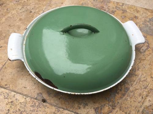 CAST IRON / ENAMEL VEGGIE DISH pot - 260 MM DIAM. - 45 MM HIGH - FE - BELGIUM - 65B