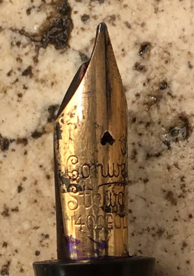 vintage Conway Stewart Fountain Pen , 14c GOLD nib