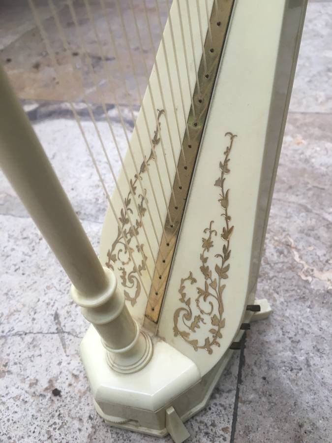 Vintage Franklin 8 Transistor Harp  Radio Japan , untested