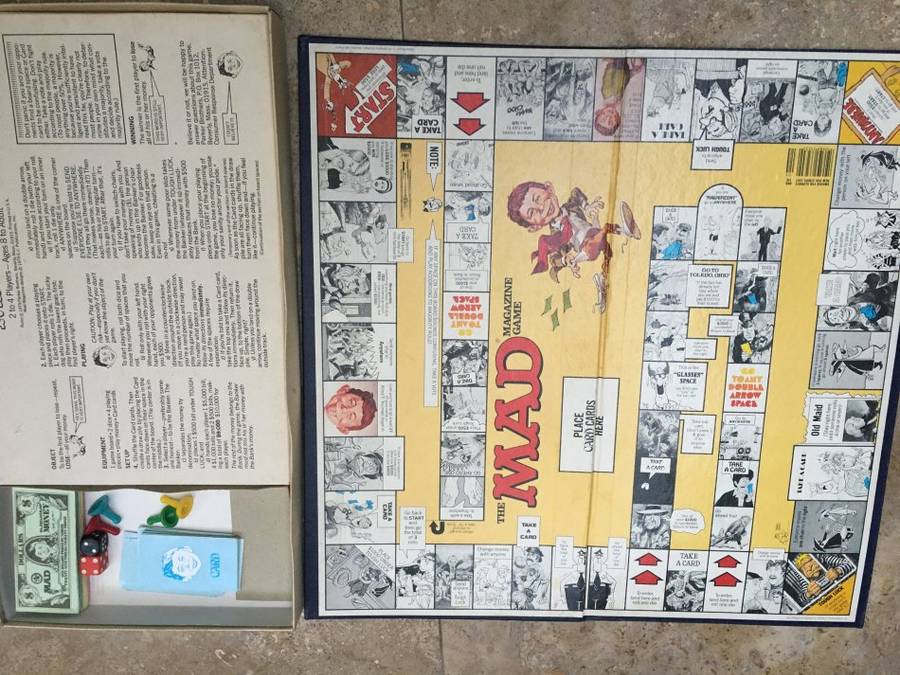 vintage Mad magazine Game , parker brothers set 1 complete