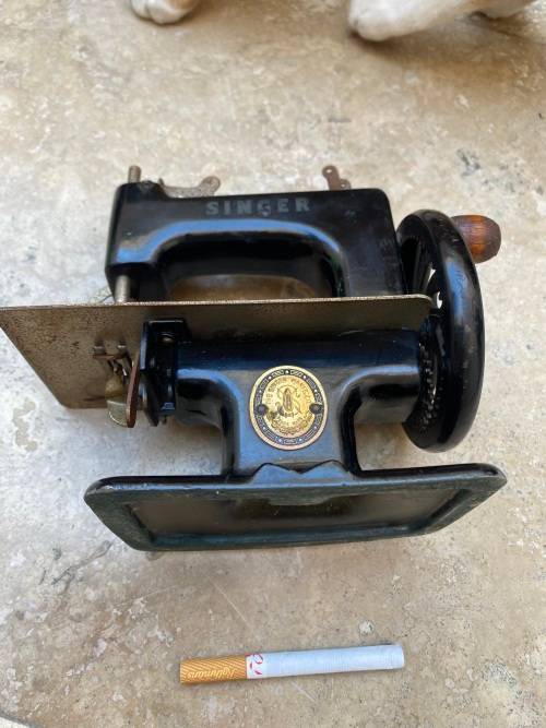 vintage mini iron with miniature singer sewing machine made in Italy TLC