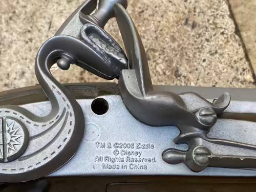 vintage RARE flintlock pirate REPLICA gun disney POTC ZIZZLE Jack sparrow  2005