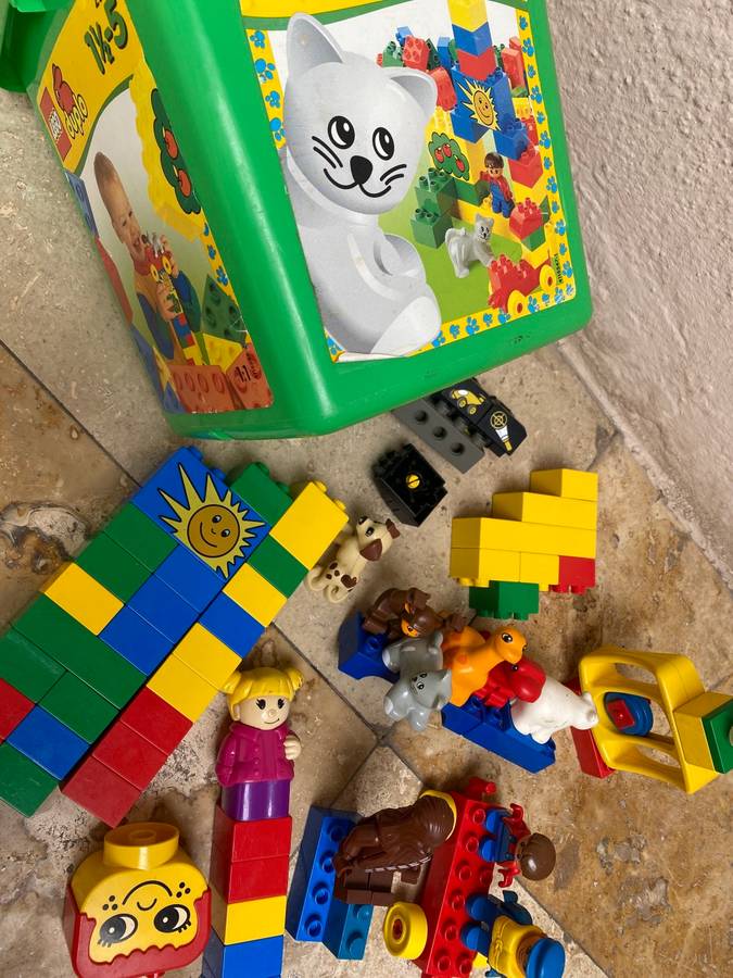 Lego duplo 2268 with lots of extras in bucket