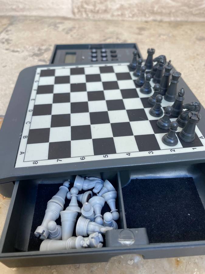 Vintage Novag escort computed chess set sold as spares  with granite board