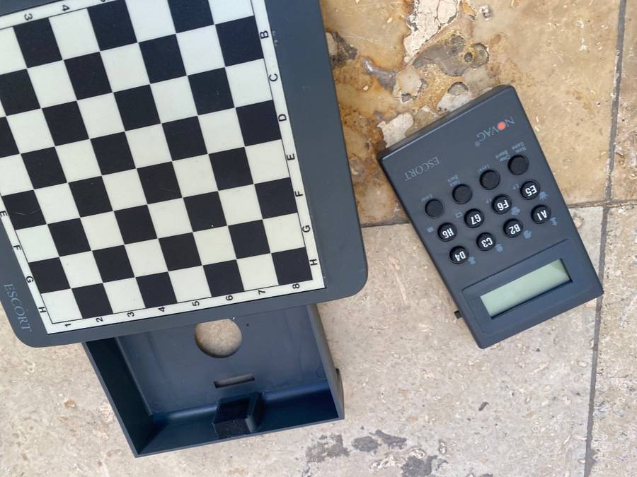 Vintage Novag escort computed chess set sold as spares  with granite board