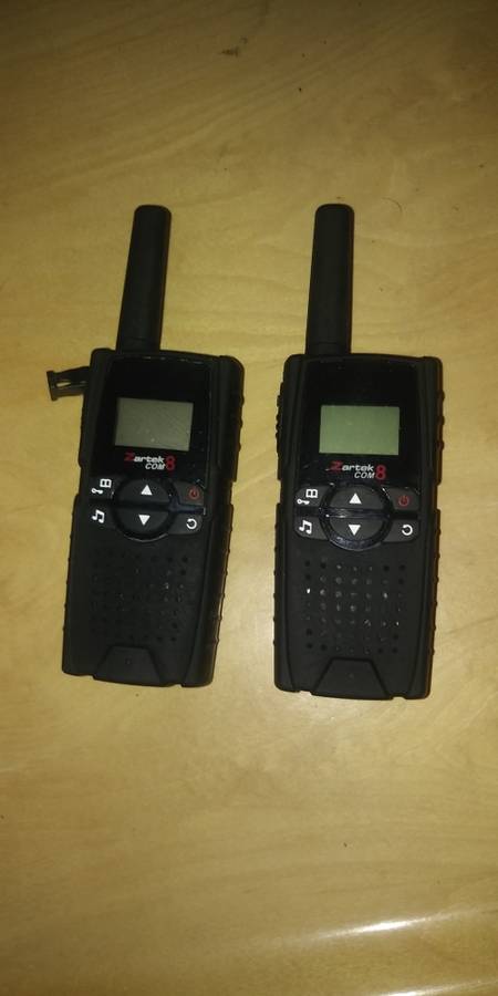 Zartek - COM8 Twin Pack Two Way Radios / baby monitor - Black
