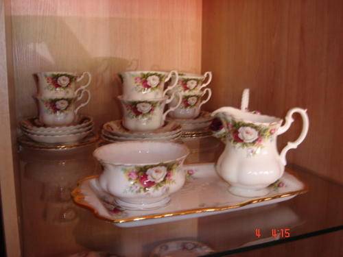 Royal Albert Bone China - Celebration - 21 Piece Teaset