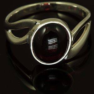 Original KAM jewelry: 925 Sterling Silver and natural Garnet ring