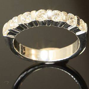 925 sterling silver ring with lab diamonds: size 7