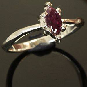 925 Sterling silver ring, with natural ruby: size: 7