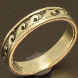 Solid 925 Sterling silver ring, size 7