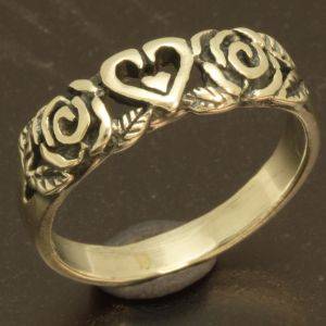 Solid 925 Sterling silver ring, size 9