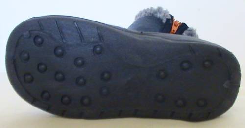 Size 7 childrens casual zip up boots / slippers