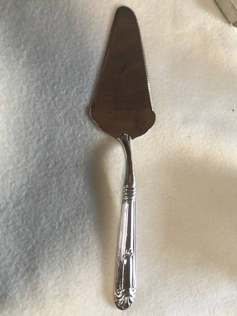 Silver plated cake lifter