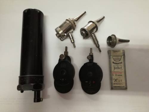 VINTAGE OTOSCOPE OPHTHALMOSCOPE DIAGNOSTIC SET MEDICAL INSTRUMENTS