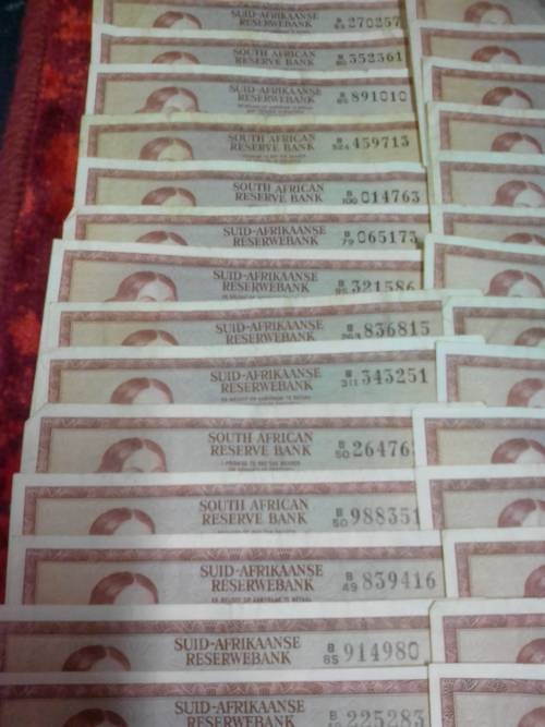 60 x SOUTH AFRICA R1 BANKNOTES - T.W DE JONGH